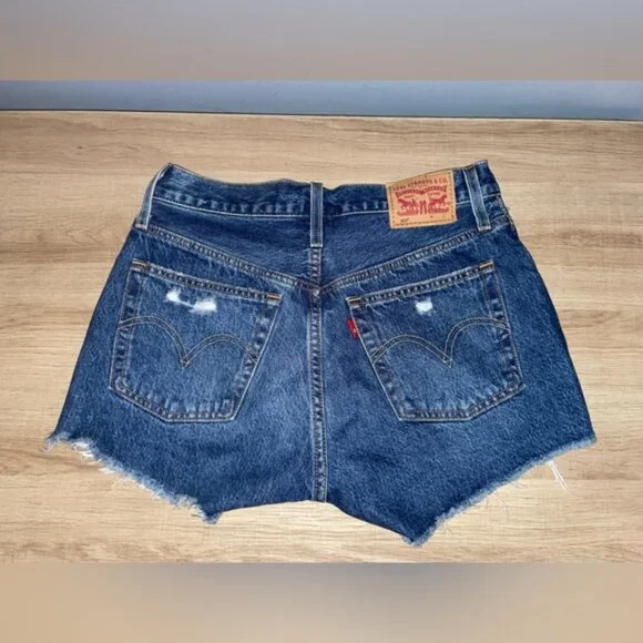 Levi Denim Short Shorts - Picture 5 of 6